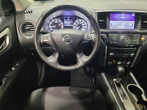 Used 2020 Nissan Pathfinder SV image 22