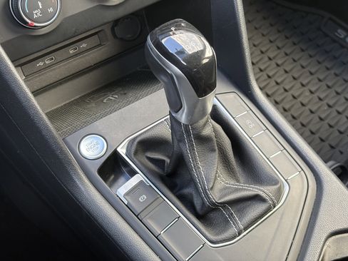 Used 2022 Volkswagen Taos SE image 23