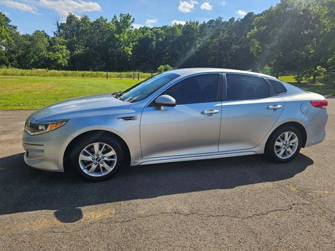 Used 2016 Kia Optima LX FWD image 10