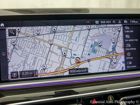 Used 2021 BMW X6 xDrive40i w/ Executive Package image 21