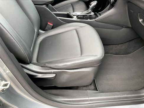 Used 2024 Buick Encore GX Sport Touring AWD/4WD image 35