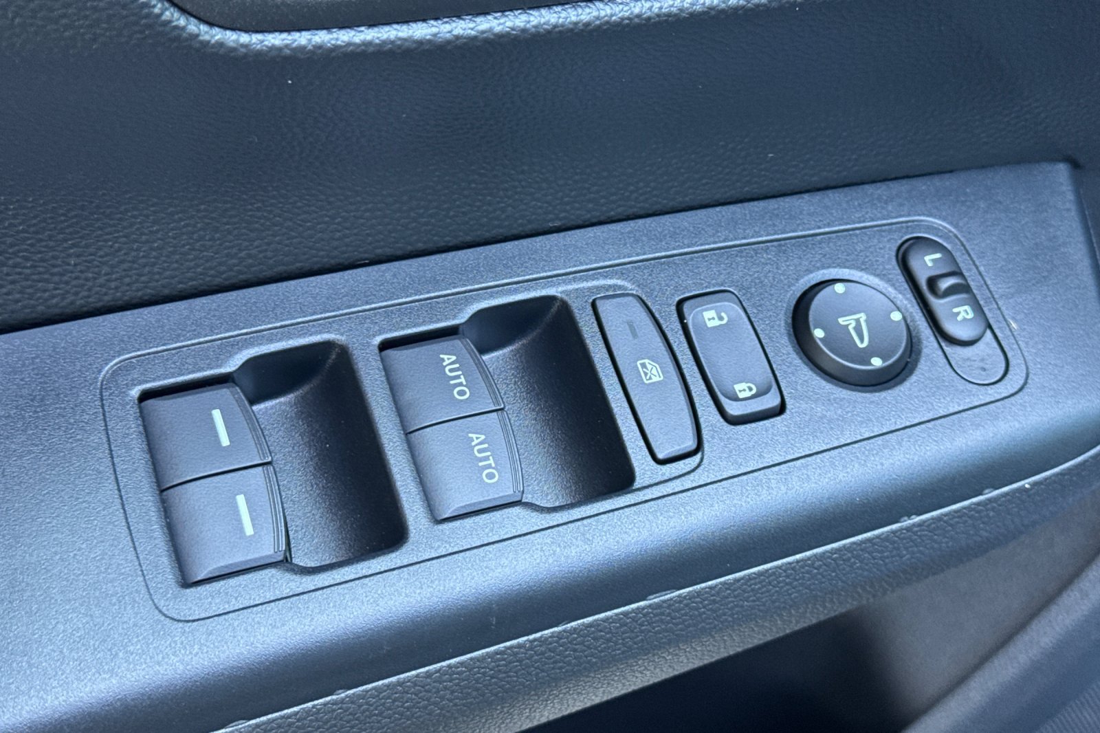 Used 2024 Honda CR-V EX image 27