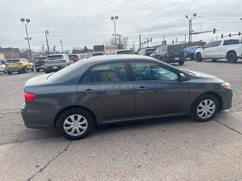 Used 2011 Toyota Corolla LE FWD image 7