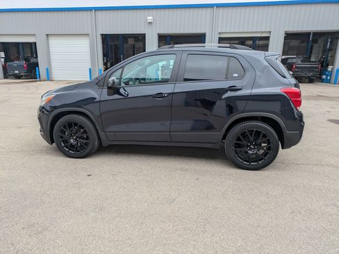 Used 2022 Chevrolet Trax LT w/ Sport Edition image 6