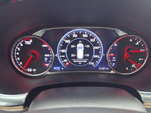 Used 2023 Chevrolet Traverse Premier image 13