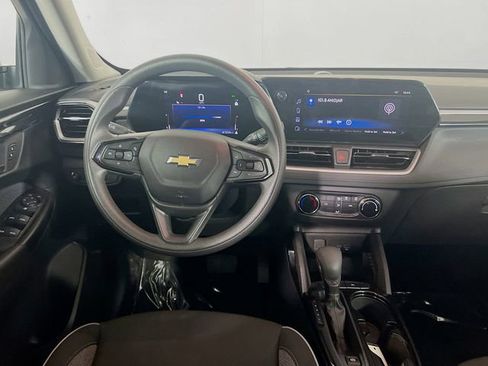 Used 2024 Chevrolet TrailBlazer LS image 21