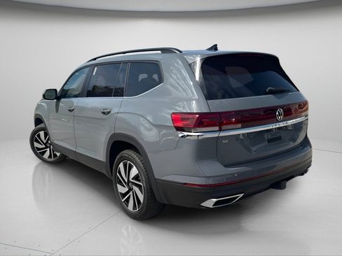 Used 2025 Volkswagen Atlas SE AWD/4WD image 9