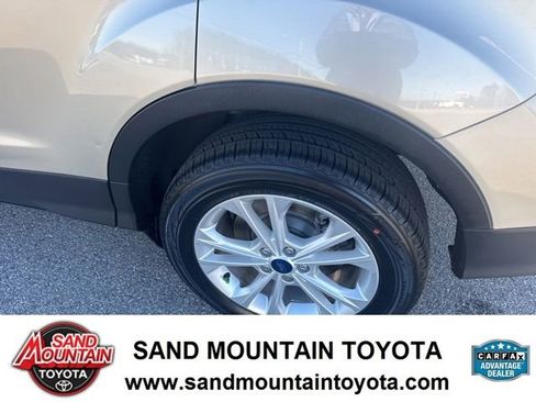 Used 2018 Ford Escape SE w/ SE Sync 3 Package image 13