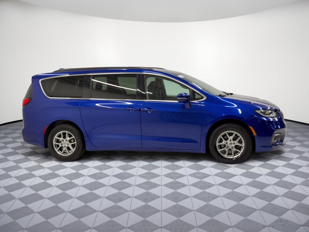 Used 2021 Chrysler Pacifica Touring FWD image 8