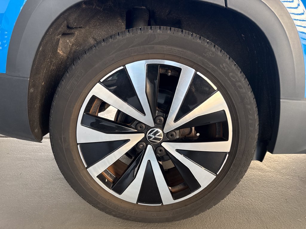 Certified 2023 Volkswagen Taos SE AWD/4WD image 4