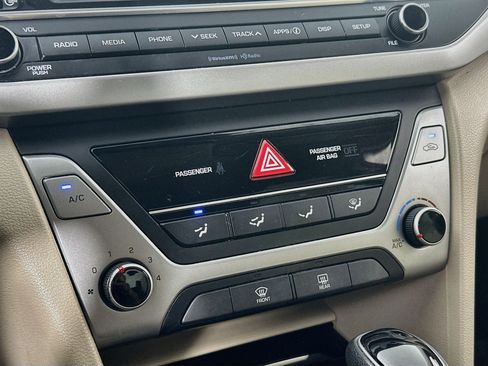 Used 2018 Hyundai Elantra SEL FWD image 15