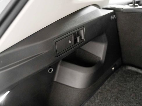 New 2026 Volkswagen Tiguan SE image 41