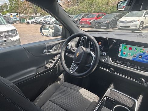 Used 2025 Chevrolet Equinox LT AWD/4WD image 32