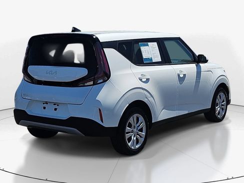 Used 2024 Kia Soul LX FWD image 6