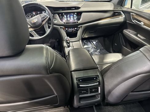 Certified 2019 Cadillac XT5 Platinum image 10