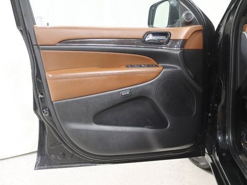 Used 2021 Jeep Grand Cherokee Overland image 32