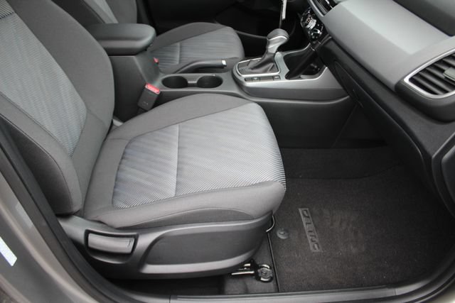Used 2025 Kia Seltos LX AWD/4WD image 32