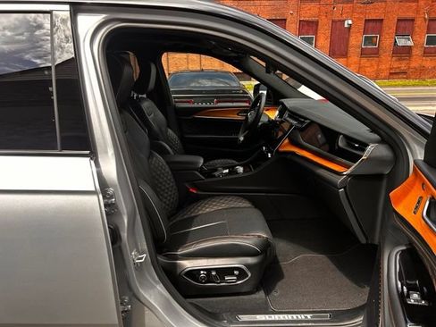 Used 2023 Jeep Grand Cherokee Summit AWD/4WD image 14