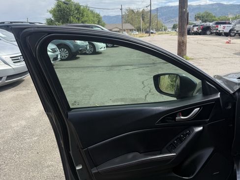 Used 2016 MAZDA MAZDA3 i Grand Touring FWD image 14