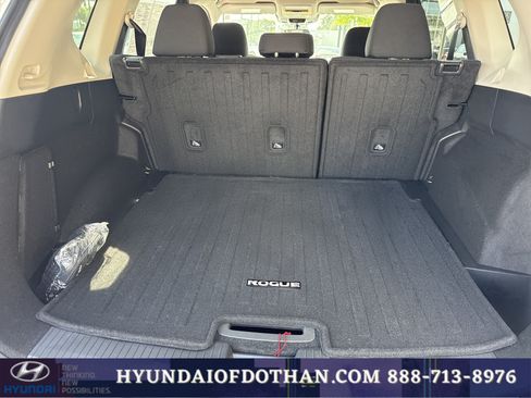 Used 2024 Nissan Rogue S FWD image 16