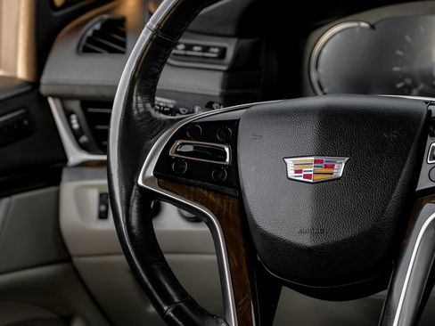 Used 2019 Cadillac Escalade ESV Premium Luxury image 17