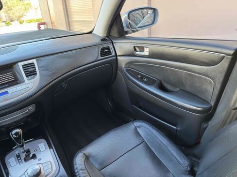 Used 2012 Hyundai Genesis 5.0 RWD image 18