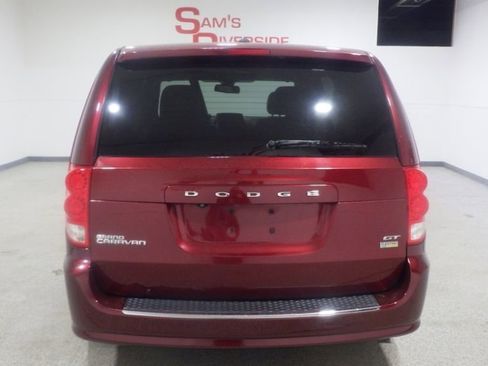 Used 2019 Dodge Grand Caravan GT FWD image 3