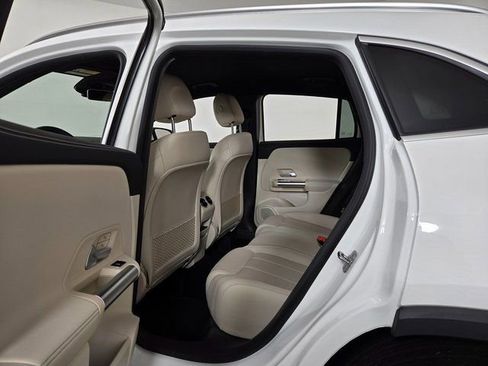 Certified 2025 Mercedes-Benz GLA 250 4MATIC image 17