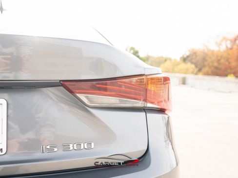 Used 2018 Lexus IS 300 F Sport w/ F Sport Package image 44