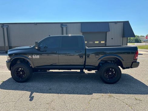 Used 2018 RAM 2500 Laramie w/ Sport Appearance Group AWD/4WD image 2