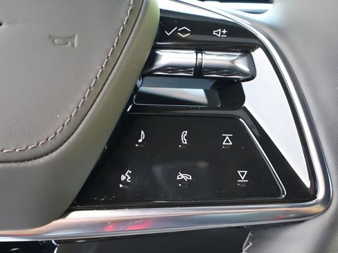 Certified 2026 Cadillac Escalade V w/ LPO, ONYX Package image 28