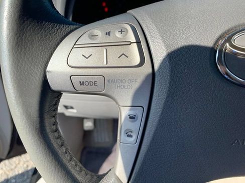 Used 2010 Toyota Camry XLE FWD image 27