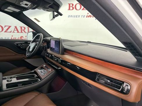 Used 2023 Lincoln Aviator Reserve w/ Equipment Group 201A RWD image 17