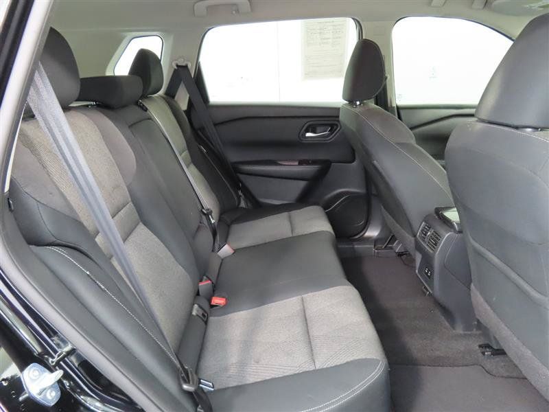 Used 2024 Nissan Rogue SV FWD image 33