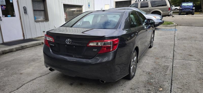 Used 2012 Toyota Camry SE FWD image 5