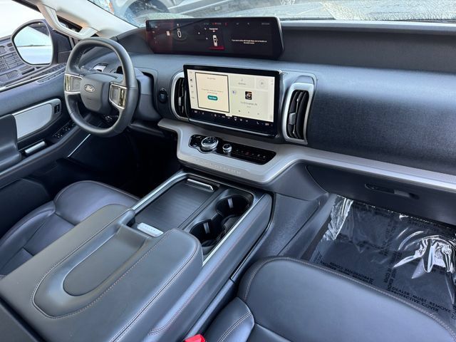 Certified 2025 Ford Expedition Active AWD/4WD image 24