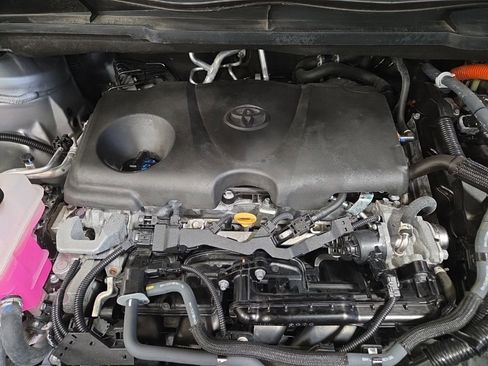 Used 2024 Toyota Sienna XSE w/ XSE Plus Package image 22