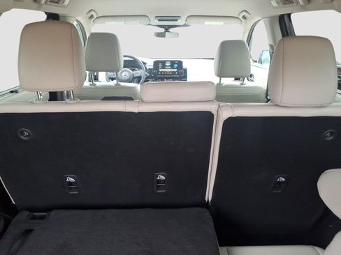 Used 2023 Nissan Pathfinder SL image 17