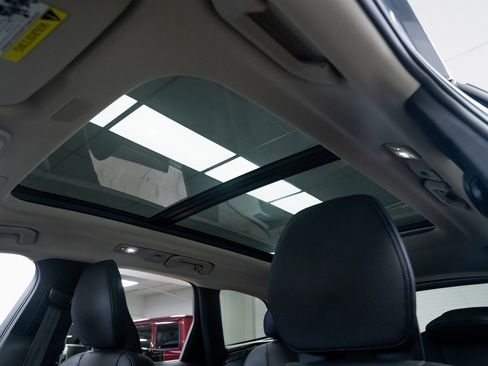 Used 2023 Volvo XC60 B5 Plus w/ Protection Package Premier image 15