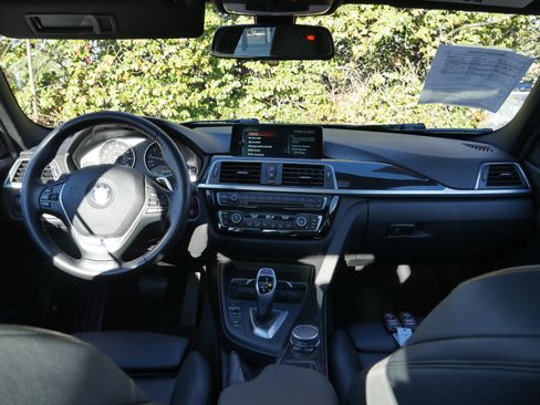 Used 2017 BMW 330i xDrive Sedan image 11