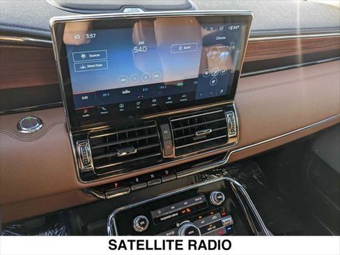 Used 2024 Lincoln Navigator L Reserve image 15