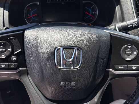 Used 2021 Honda Pilot Touring image 15