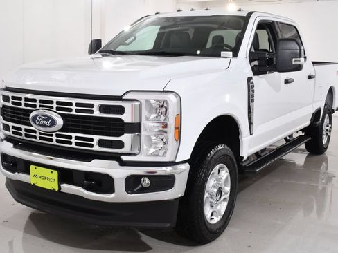 New 2026 Ford F350 XLT w/ FX4 Off-Road Package AWD/4WD image 2