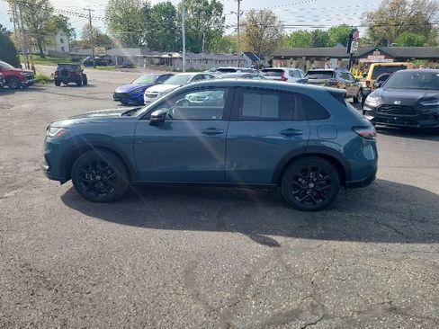 Used 2024 Honda HR-V Sport image 3