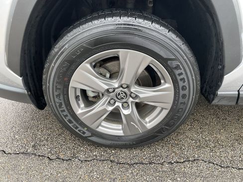 Used 2023 Toyota RAV4 XLE w/ Convenience Package image 9