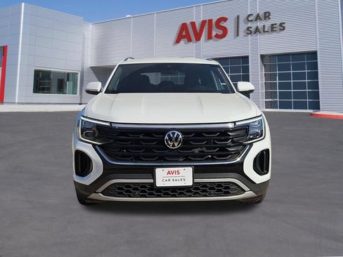 Used 2025 Volkswagen Atlas Cross Sport SE FWD image 2