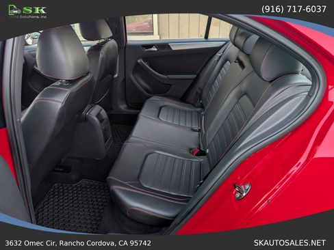 Used 2014 Volkswagen Jetta GLI Autobahn FWD image 29