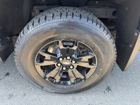 Used 2021 Chevrolet Colorado Z71 w/ Z71 Midnight Edition AWD/4WD image 10