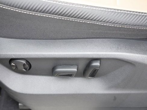 Used 2022 Volkswagen Atlas Cross Sport SE image 13