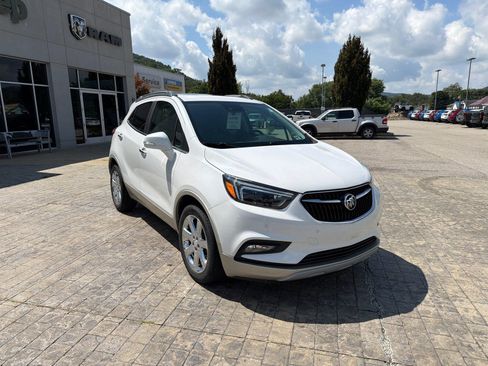Used 2019 Buick Encore Essence w/ Experience Buick Package FWD image 2